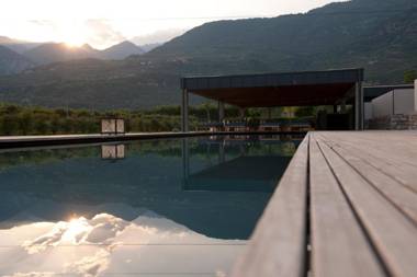 Vivere Suites & Rooms