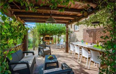 Stunning home in Arcevia with WiFi and 2 Bedrooms