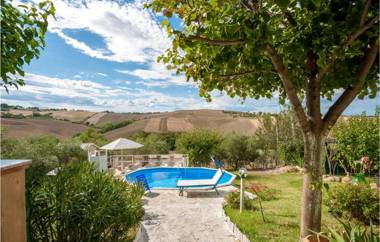 Stunning home in Arcevia with WiFi and 2 Bedrooms