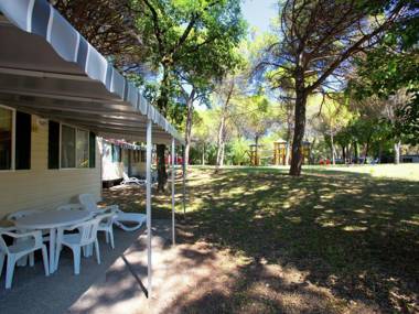 Detached chalet with nice terrace not so far from the sea