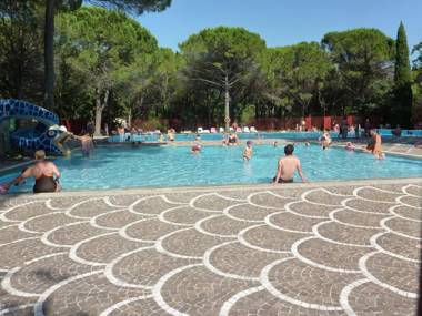 Semi-detached bungalow with terrace not far from the sea