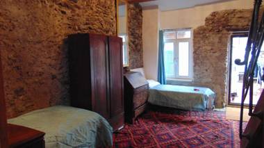 Via Liberale Sleeps 8 Isolabona Italy