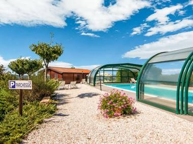 Agriturismo in the Appenines with covered swimming pool and jacuzzi