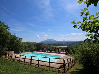 Farmhouse in Apecchio with Swimming Pool Patio Garden BBQ