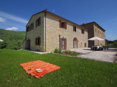 Luxurious Mansion in Apecchio with Swimming Pool