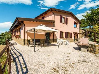 Charming Farmhouse in Apecchio Marche with Private Terrace