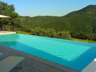 Beautiful accommodation in elegant farmhouse with pool and breathtaking views
