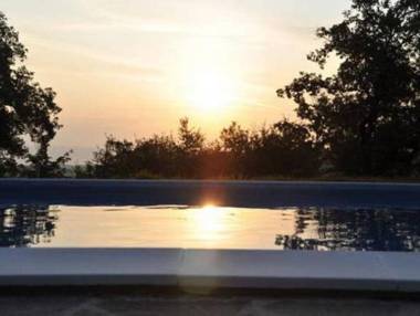 Beautiful Cottage in Scheggia with Swimming Pool