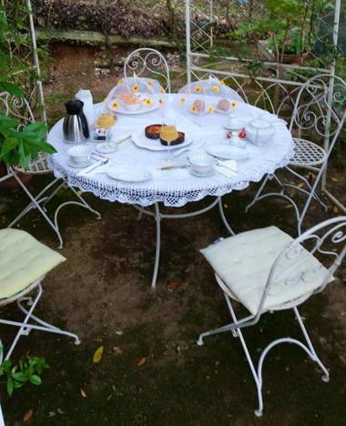 4 bedrooms house with lake view enclosed garden and wifi at Amelia