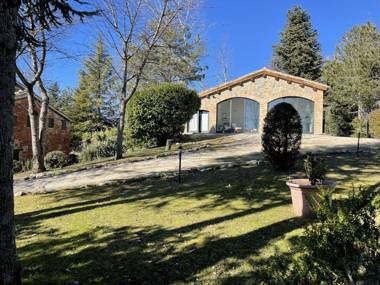 Countryside Villa in Amandola with Swimming Pool