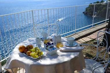 Villa Santa Maria - Luxury Sea View Rooms