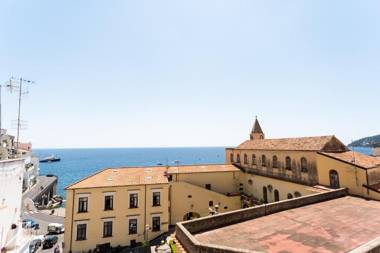 LUIMAR Holiday House