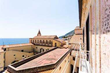 LUIMAR Holiday House