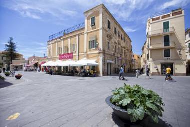 DeRy Alghero Holiday Gilbert