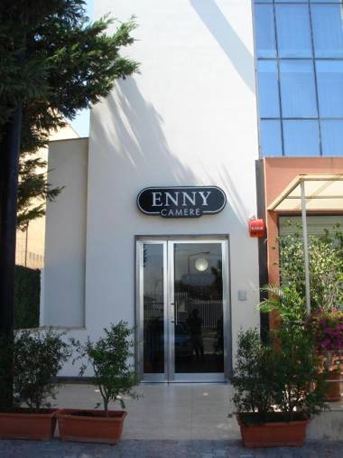 Enny Camere