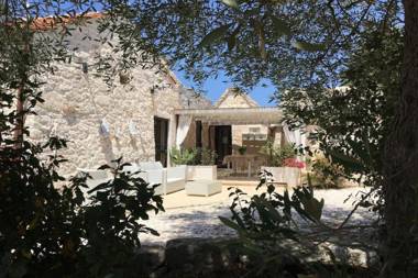 Trullo Cielo Cielo with pool