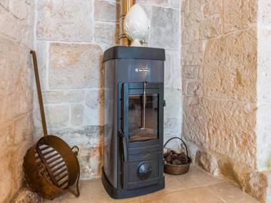 Cozy Cottage in Alberobello with Private Garden