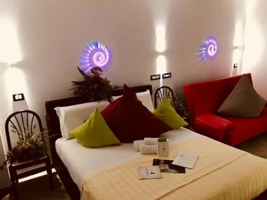 WELLNESS ART & WINE CAREN