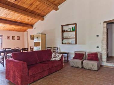 Quiet Holiday Home in Acqualagna with Swimming Pool