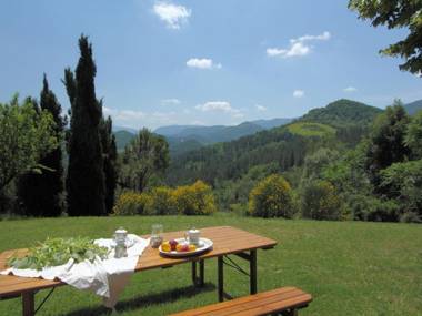 Restful Holiday Home in Acqualagna with Swimming Pool