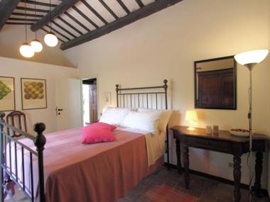 Restful Holiday Home in Acqualagna with Swimming Pool