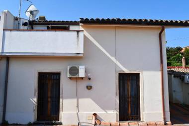 3 bedrooms house with sea view furnished terrace and wifi at Acireale 7 km away from the beach