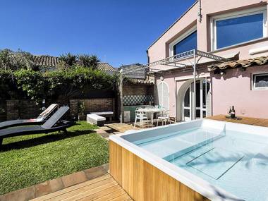 Luxurious Holiday Home in Acireale with Jacuzzi