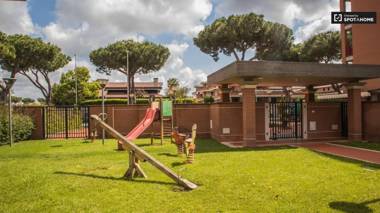 Apartment spacious Long Stay Rome Area I Triangoli with garden in the backyard