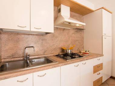 Cosy Holiday Home in Rosolina near Sea Beach