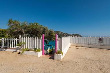 Seafront Villa with private pool