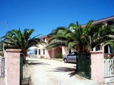 Residence with pool only 100m from the beach and coastal town of La Ciacca