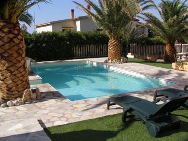 Residence with pool only 100m from the beach and coastal town of La Ciacca