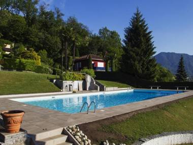Residenza due Laghi Pool Lake View