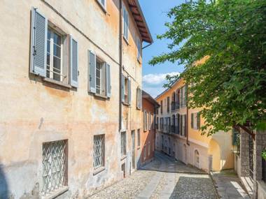 Contemporary Apartment in Cannero Riviera Italy with balcony