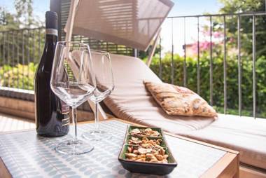 A due passi dal lago