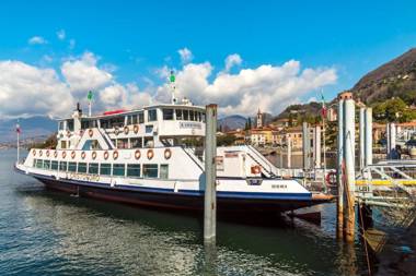 The Stylish Flat With Lake View