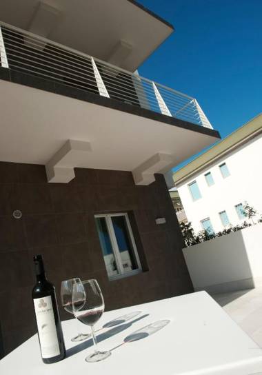 Via Del Faro Apartments