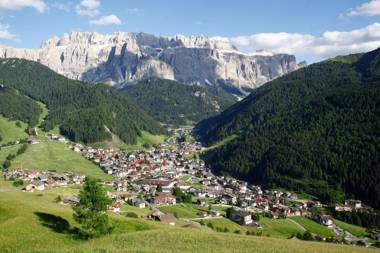 Hotel Garni Concordia - Dolomites Home