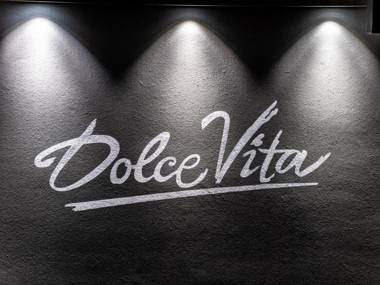 The Laurin Small & Charming