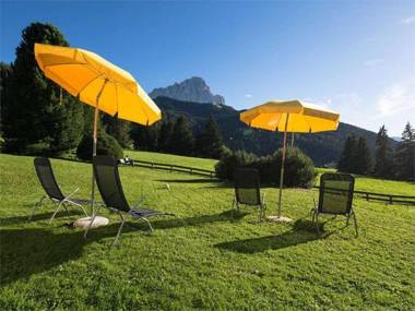 Große Gartenwohnung Haus Forelle