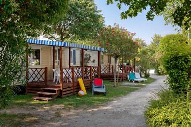 Albatross Mobile Homes on Camping Baia Verde