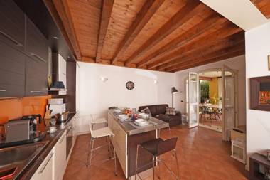 Gardagate - Borgo Del Torchio