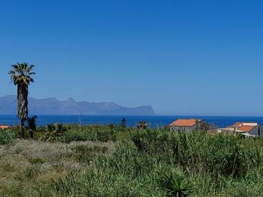 Margherita's nest by the sea with birds song