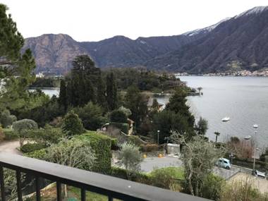 Big Apartment with Lake View and Three Bedrooms