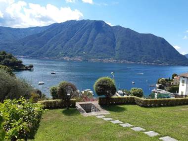 Big Apartment With Lake View and Two Bedrooms