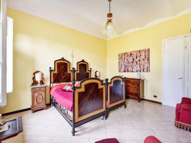 Luxurious Apartment in Portacomaro with Garden Library