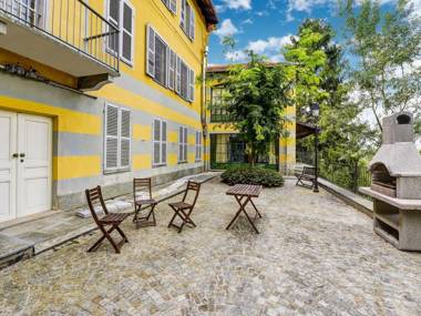 Welcoming Mansion in Portacomaro with Garden and Library