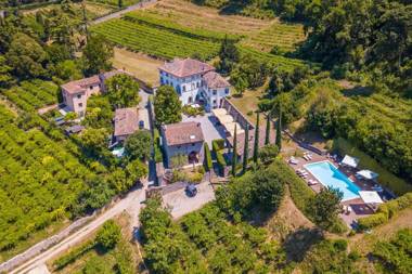 Villa Faccioli Limone With Shared Pool