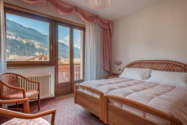 Family Hotel La Perla