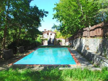 Spacious Holiday Home in Migliorini with Pool